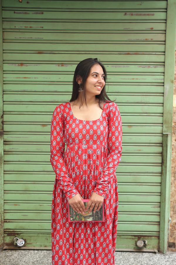 Red riwayat kameez
