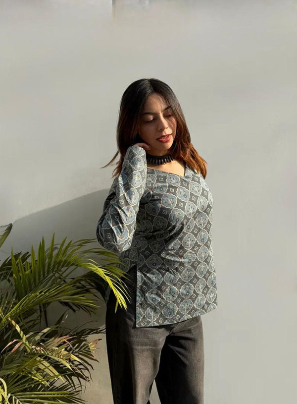 Women's Grey Geometric Print Square-Neck Short Kurti