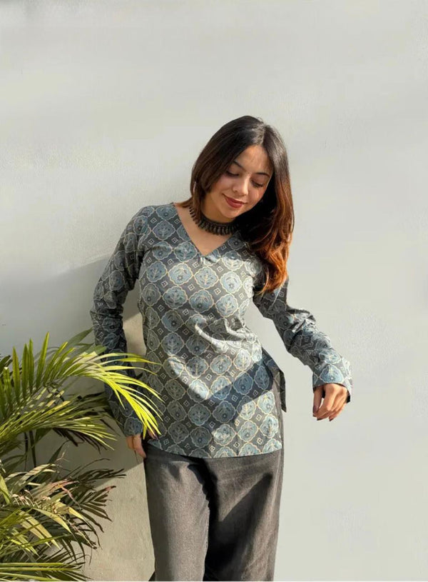 Women's Grey Geometric Print Square-Neck Short Kurti