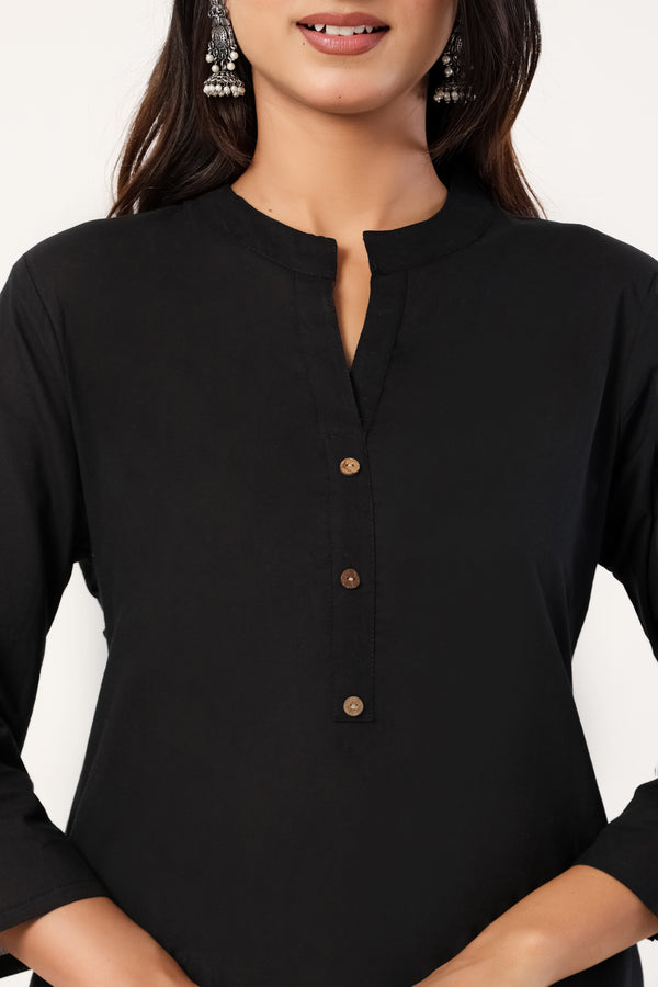 Women's Black Solid Straight Long Kurti