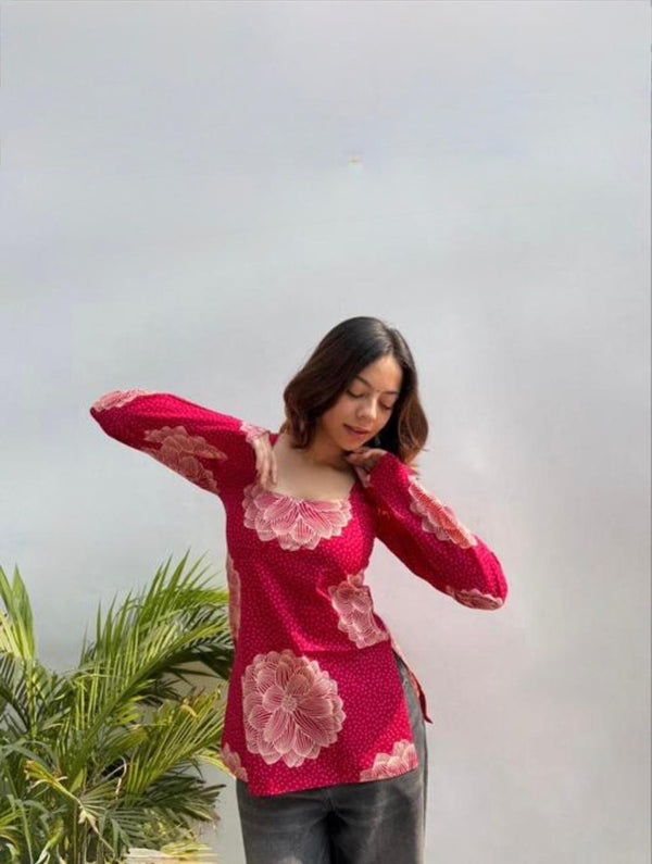 Women's Pink Oversized Floral Print Square-Neck Short Kurti