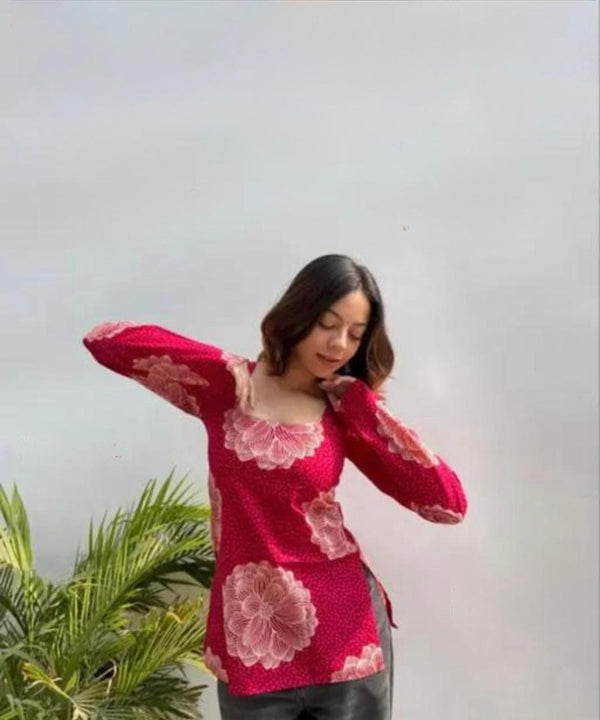 Women's Pink Oversized Floral Print Square-Neck Short Kurti