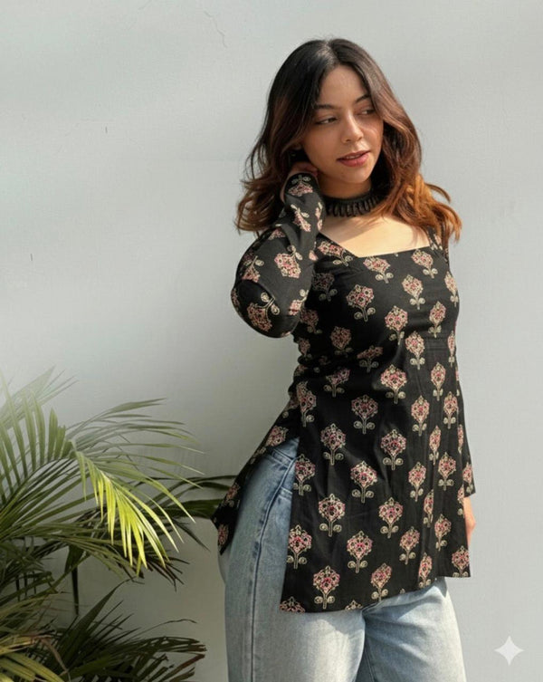 Women's Black Small Floral Print Square-Neck Short Kurti