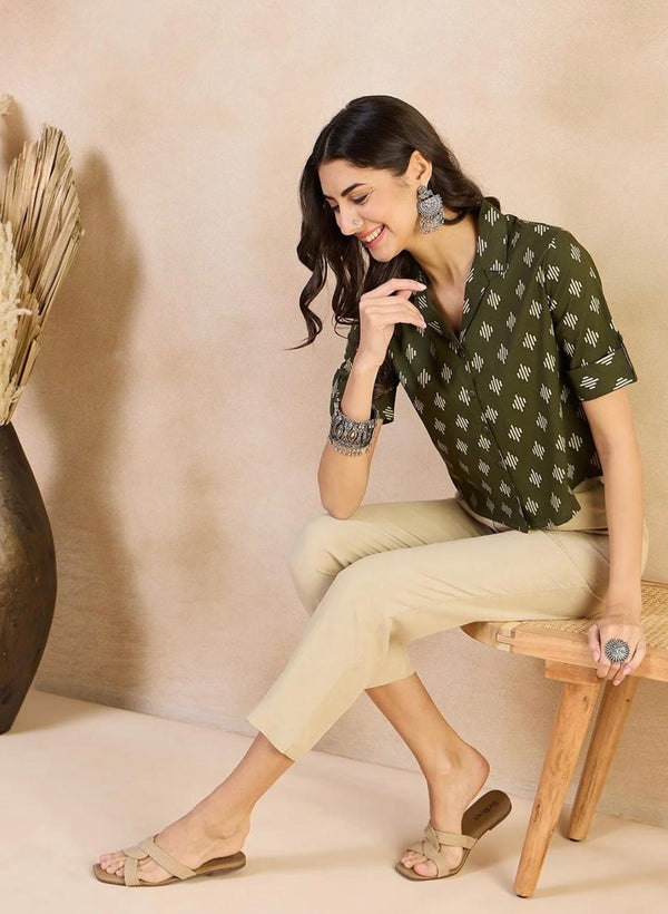 Women's Olive Abstract Motif Print Cropped Shirt